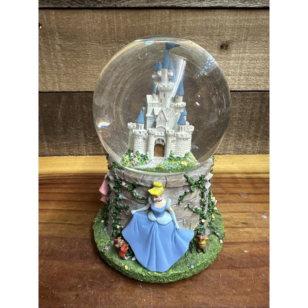 Disney Princess Musical Snow Globe Someday My Prince Will Come 7”
